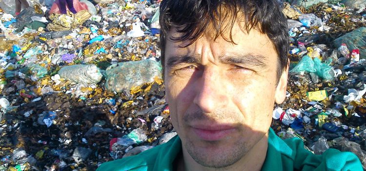 Adrian Dohotaru: De la căutat în gunoaie la politica lucrurilor