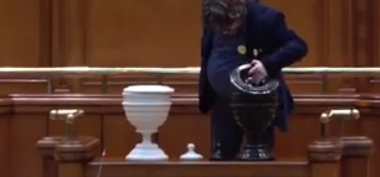 USR discută trecerea la votul electronic secret în Parlament, în cazul moțiunilor de cenzură