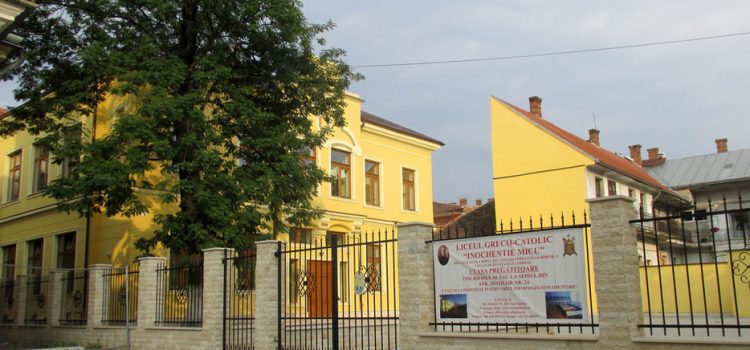 Senatorul USR Mihai Goțiu i-a solicitat explicații oficiale ministrului Educației, Liviu Pop, în cazul liceenilor trimiși acasă pentru că aveau părul lung